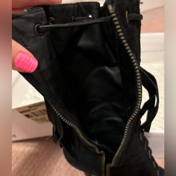 Y2K Bebe Black Suede fringe boots - Picture 7 of 7